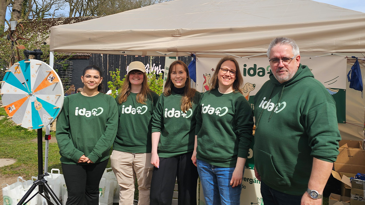 ida+ beim einHUNDE Markt im Kliemannsland